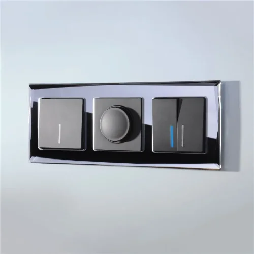 Рамка из стекла на 3 поста Diamant черный W0031208 - фото 4