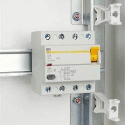 Выключатель дифференциального тока (УЗО) 4п 32А 300мА тип AC ВД1-63 KARAT IEK MDV10-4-032-300