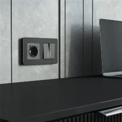 Рамка из металла на 2 поста Platinum черный W0022608