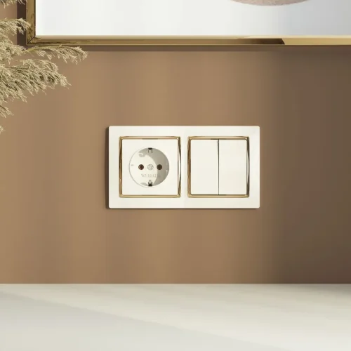 Рамка из поликарбоната на 2 поста Snabb слоновая кость/золото W0021932 - фото 2