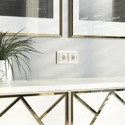 Рамка из поликарбоната на 2 поста Snabb слоновая кость/золото W0021932