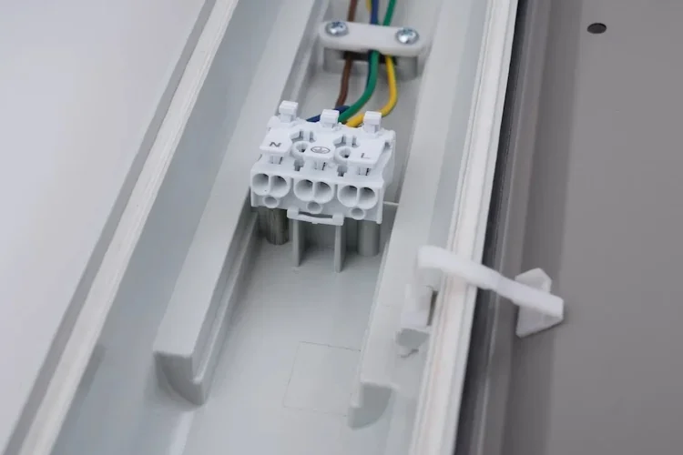 Светодиодный линейный влагозащищённый светильник 32W/6500K (=2x36W) IP65 1200mm 70000h | DAMP PROOF G2 | - LEDVANCE. Фото 6