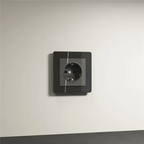 Розетка с заземлением и шторками (графит акрил) W1171144 - фото 3