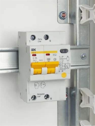 Выключатель автоматический дифференциального тока 2п C 25А 30мА тип AC 4.5кА АД-12 KARAT IEK MAD10-2-025-C-030 - фото 2