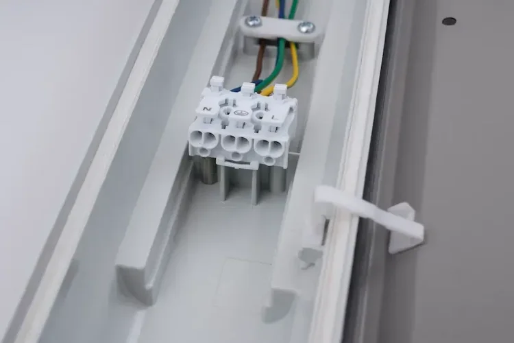 Светодиодный линейный влагозащищённый светильник 32W/4000K (=2x36W) IP65 1200mm 70000h | DAMP PROOF G2 | - LEDVANCE. Фото 5