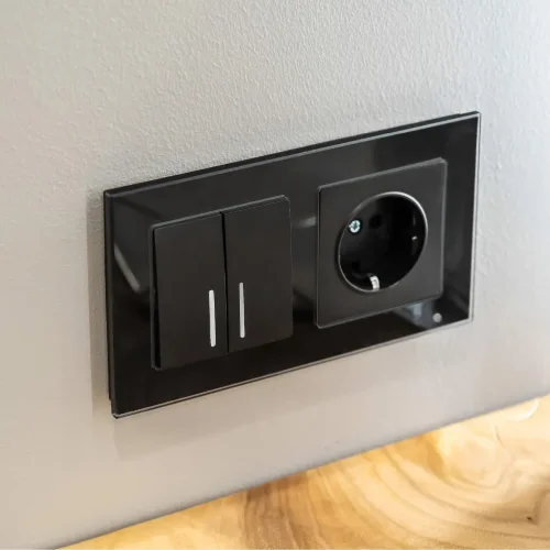 Рамка из стекла на 2 поста Favorit черный W0021108 - фото 7