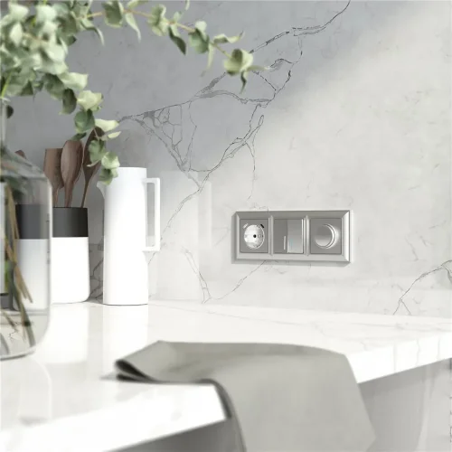 Рамка из поликарбоната на 3 поста Fiore серебряный W0032206 - фото 2