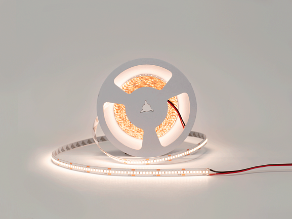 Светодиодная лента LUX, 2835, 240 LED/м, 14,4 Вт/м, 24В, IP33, Теплый белый (3000K), DSG-HE2240-24-WW-33. Фото 2