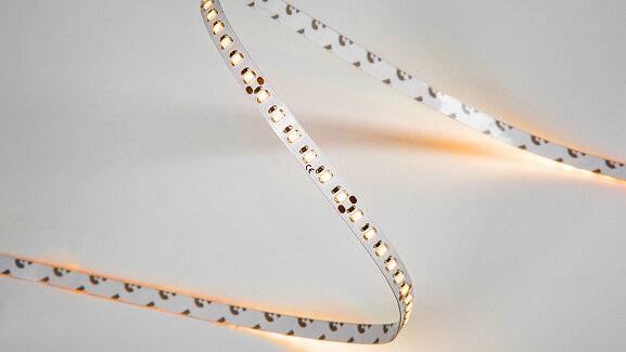 Светодиодная LED лента LUX теплый белый IP33 14,4 Вт, DSG-FC2120-24-WW-33. Фото 2