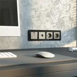 Розетка с заземлением, шторками и USB тип A+C (дымчатый) W1271704