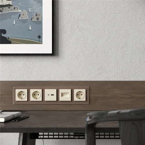 Рамка из стекла на 5 постов Favorit латте W0051142 - фото 2