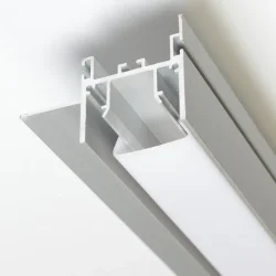 Алюминиевый профиль для натяжных потолков 703 (2500х35х52мм с рассеивателем)