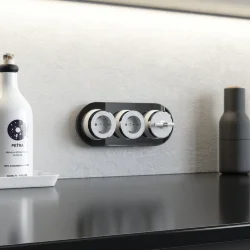 Рамка из стекла на 3 поста черный W0035108