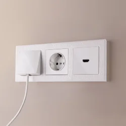 W0032301/ Рамка на 3 поста Flock (белый) W0032301