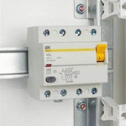 Выключатель дифференциального тока (УЗО) 4п 40А 100мА тип AC ВД1-63 KARAT IEK MDV10-4-040-100
