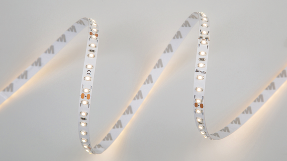 Светодиодная лента LUX, 3528, 120 LED/м, 9,6 Вт/м, 24В, IP33, Теплый белый (3000K), DSG3120-24-WW3-33. Фото 2