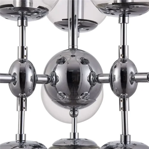 Стильные светильники Richard выполнены в современном стиле. Арматура из металла цвета «хром». Плафоны в виде сфер сделаны из прозрачного стекла. Данная серия прекрасно дополнит жилые интерьеры в стиле лофт, хай-тек или современный минимализм, а также подо