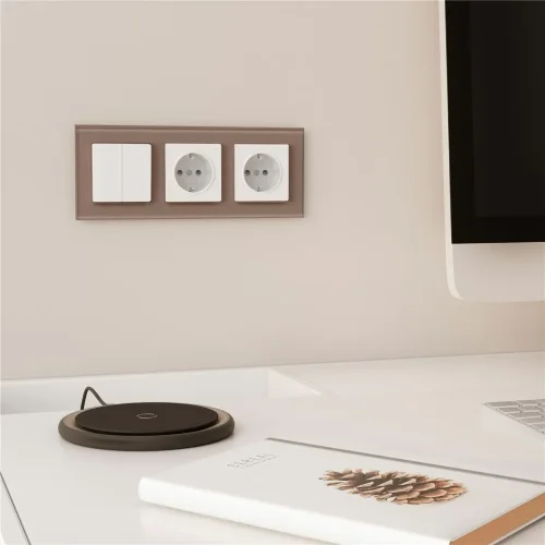 Рамка из стекла на 3 поста Favorit латте W0031142 - фото 2