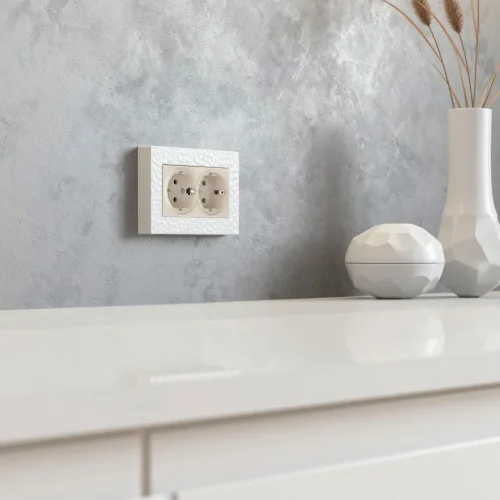 Рамка из поликарбоната для двойной розетки Hammer белый W0082401 - фото 3