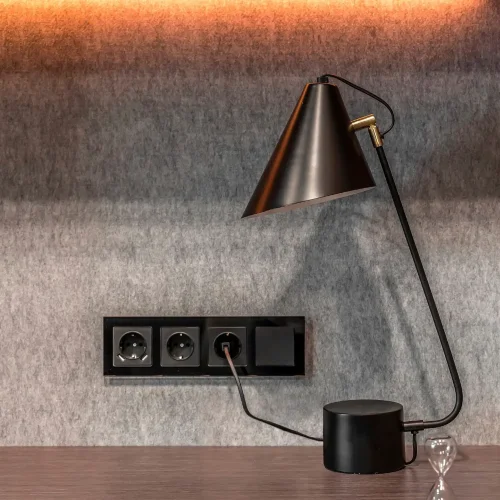 Рамка из стекла на 4 поста Favorit черный W0041108 - фото 4