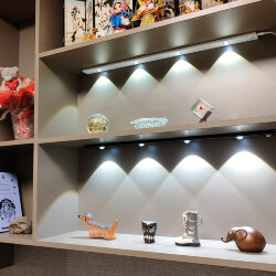 ULI-F50-5W-4000K SENSOR IP40 BLACK Светильник светодиодный для мебели с сенсором движения и освещенности, 600мм