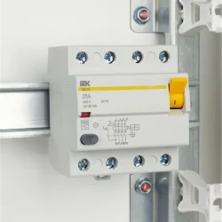 Выключатель дифференциального тока (УЗО) 4п 25А 30мА тип AC ВД1-63 KARAT IEK MDV10-4-025-030