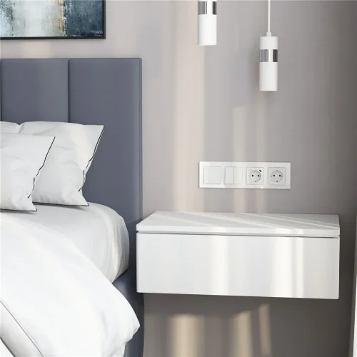 Рамка из стекла на 4 поста Favorit белый W0041101 - фото 2