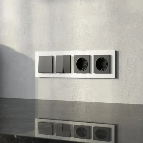 Рамка из стекла на 4 поста Favorit белый W0041101 - фото 4