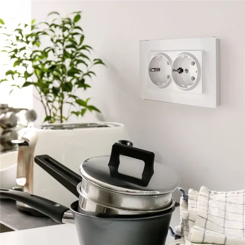 Рамка из стекла для двойной розетки Favorit белый W0081101 - фото 2