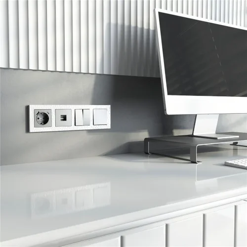 Рамка из поликарбоната на 4 поста Hammer белый W0042401 - фото 3