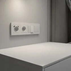 Рамка из поликарбоната на 4 поста Hammer белый W0042401