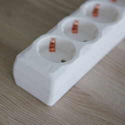 S-GSU5-1.5 WHITE Cетевой фильтр серии Universal, 1.5м Пвс 3x0.75, 5 гнезд, с-з, 10А, Защита от перенапряжения, короткого замыкания.