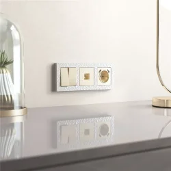 Рамка из поликарбоната на 3 поста Hammer белый W0032401