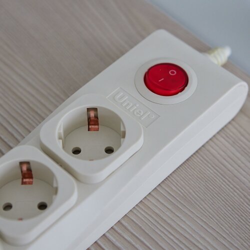 S-GSL5-3 IVORY Cетевой фильтр серии Lux, 3м Пвс 3x0.75, 5 гнезд, с-з, 10А, Защита от перенапряжения, короткого замыкания. - фото 4