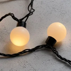 Гирлянда «Шарики» 5м Тепло-Белая 220В, Диаметр Шарика 40мм, 20 LED, Провод Черный Каучук, IP65