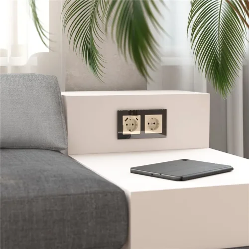 Розетка с заземлением и шторками (айвори акрил) W1171143 - фото 2