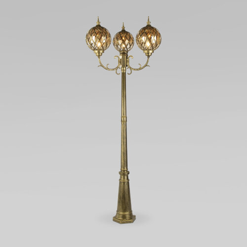 Уличный трехрожковый светильник на столбе IP44 - фото 1