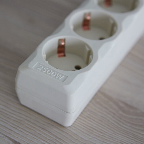 S-GSU5-1.5 IVORY Cетевой фильтр серии Universal, 1.5м Пвс 3x0.75, 5 гнезд, с-з, 10А, Защита от перенапряжения, короткого замыкания. - фото 5