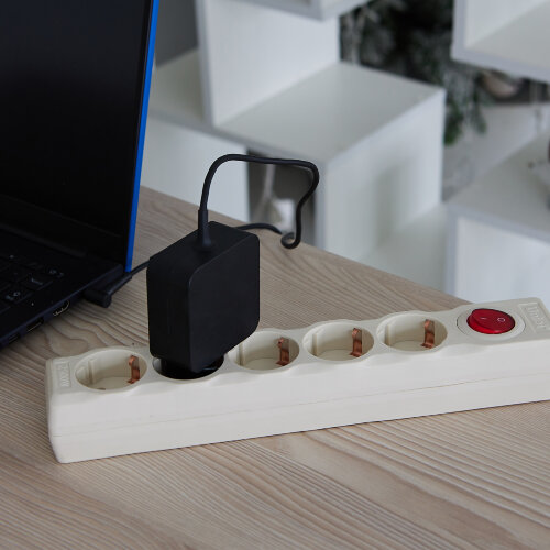 S-GSU5-1.5 IVORY Cетевой фильтр серии Universal, 1.5м Пвс 3x0.75, 5 гнезд, с-з, 10А, Защита от перенапряжения, короткого замыкания. - фото 2