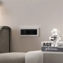 Рамка из поликарбоната на 3 поста Split белый/черный, soft-touch W0033068