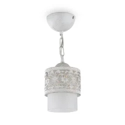 Подвес имеет два плафона: плафон из матового стекла и декоративный металлический плафон с ажурным узором и фигурной чеканкой на ободке. Цвета арматуры и металлического декоративного плафона - французское золото, античная бронза и белый с золотистым патини