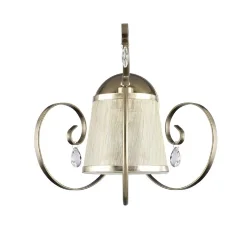 Светильники серии Simone выполнены в классическом стиле. Арматура цвета «античное серебро», абажуры из органзы на ПВХ. Люстры подходят для помещений с невысокими потолками благодаря конструкции «2 в 1». Дизайн изделий дополнен декоративными подвесками. (Б