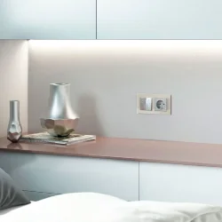 Выключатель двухклавишный с подсветкой (Hammer серебряный) W1220106