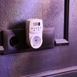 UST-E20 WHITE Таймер электронный с розеткой, 220В, 24ч, 1600Вт, Энергонезависимая память