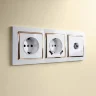 Розетка с заземлением, шторками и USBх2 (белая) W1171501 - фото 7