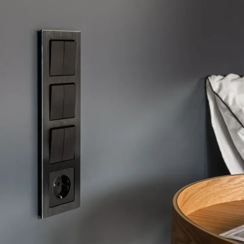 Рамка из металла на 4 поста Аluminium черный алюминий W0041708 - фото 2