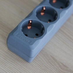 S-GSU5-1.5 GREY Cетевой фильтр серии Universal, 1.5м Пвс 3x0.75, 5 гнезд, с-з, 10А, Защита от перенапряжения, короткого замыкания.