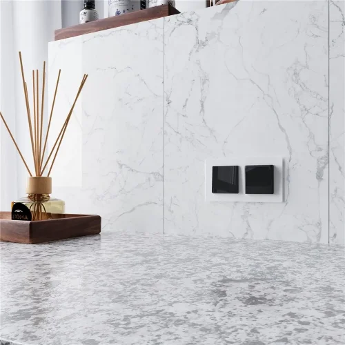 Розетка влагозащ. с зазем. с защит. крышкой и шторками (черный акрил) W1171248 - фото 3