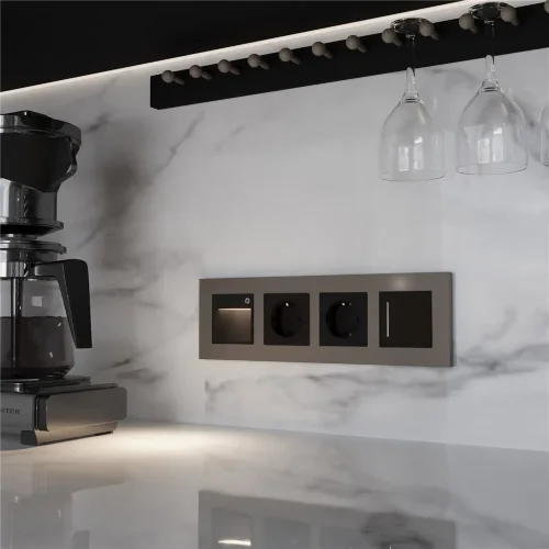 Рамка из поликарбоната на 4 поста Slab бронза софт W0042963 - фото 2