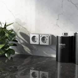 Розетка с заземлением, шторками и USB тип A+C Gallant серебряный W5071706